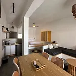 Spongia & 4* Myrties