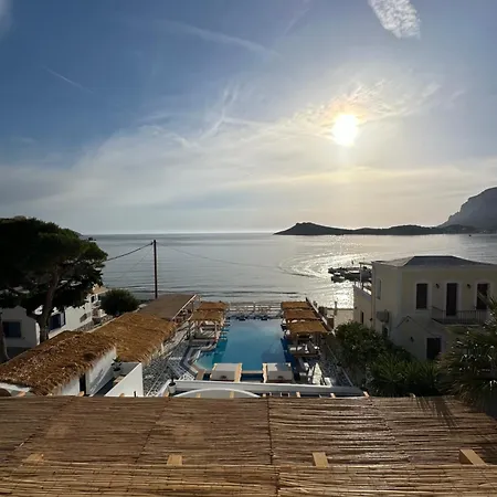 Spongia & Hotel 4*