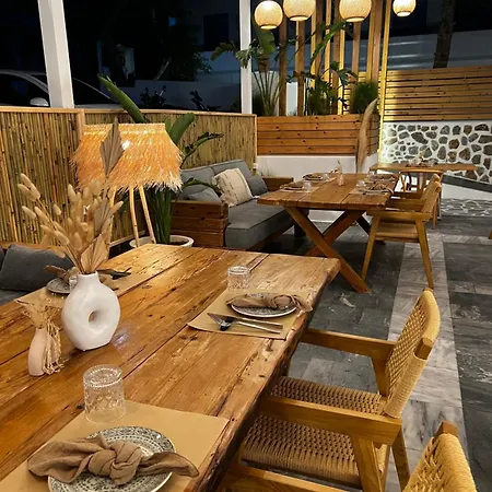 Spongia & Hotel 4*